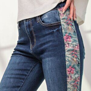 NWT Easel Brand Stretch Washed Denim with Floral Insets in Dark Wash